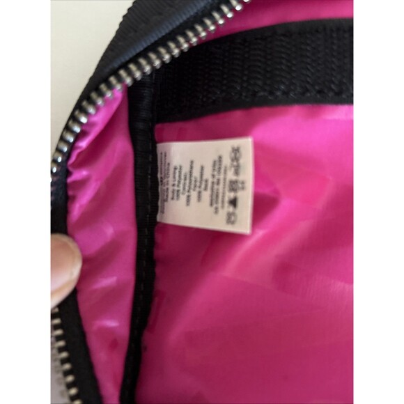 NWT Lululemon 1 Piece Gym Essentials Kit Gray Black Toiletry Makeup Travel Bag - Picture 7 of 13